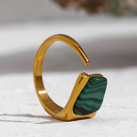 RETRO Geometric Stone Gold Plated Ring - Picture 3 of 13